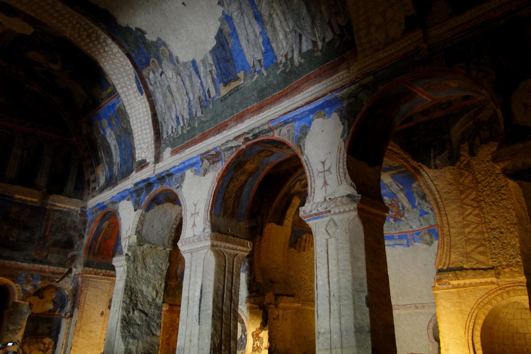 Die prchtig erhaltene Tokali Kilise im Kirchental von Greme - Lupe Reisen