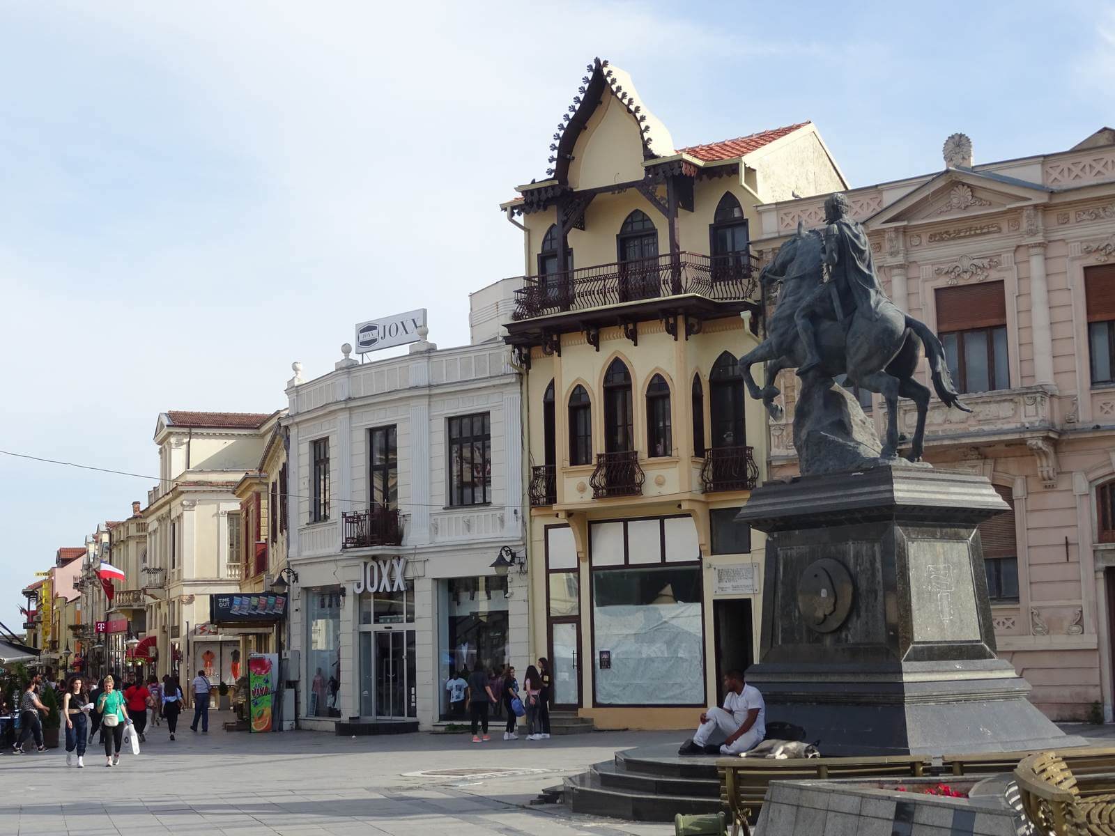 Foto: Straenszene in Bitola am Prespasee in Nordmazedonien - Lupe Reisen