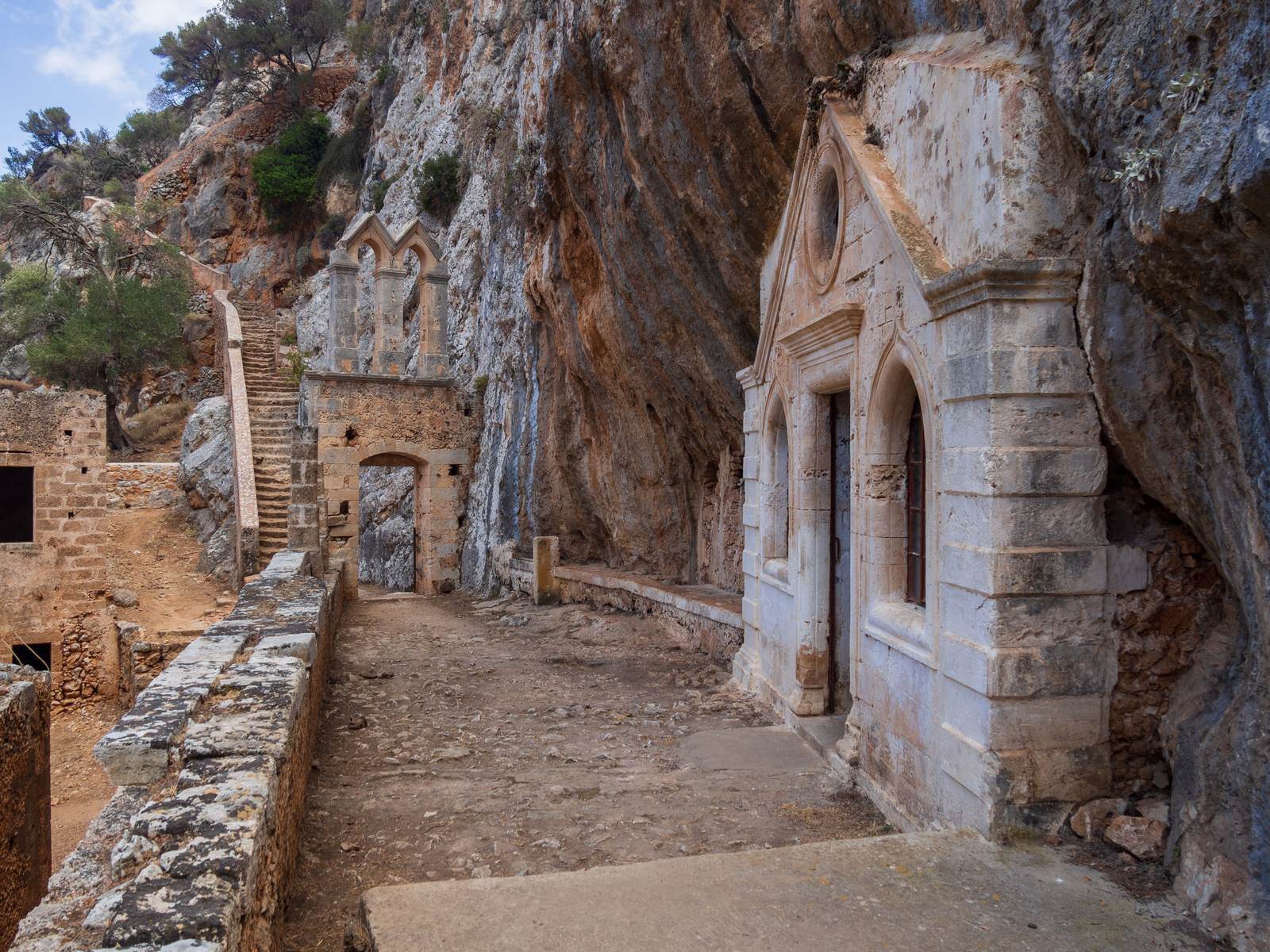 Foto: Das verlassene Kloster Katholiko auf der Akrotiri-Halbinsel - Lupe Reisen
