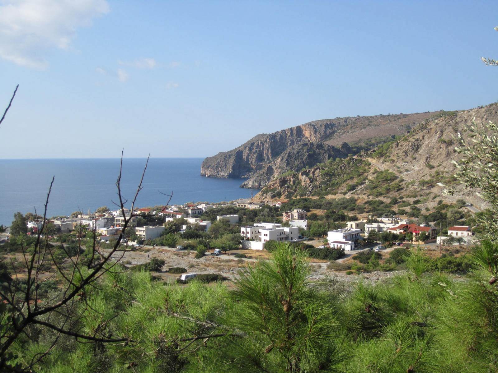 Foto: Blick ber den Unterkunftsort Sougia an der Sdkste von Kreta - Lupe Reisen