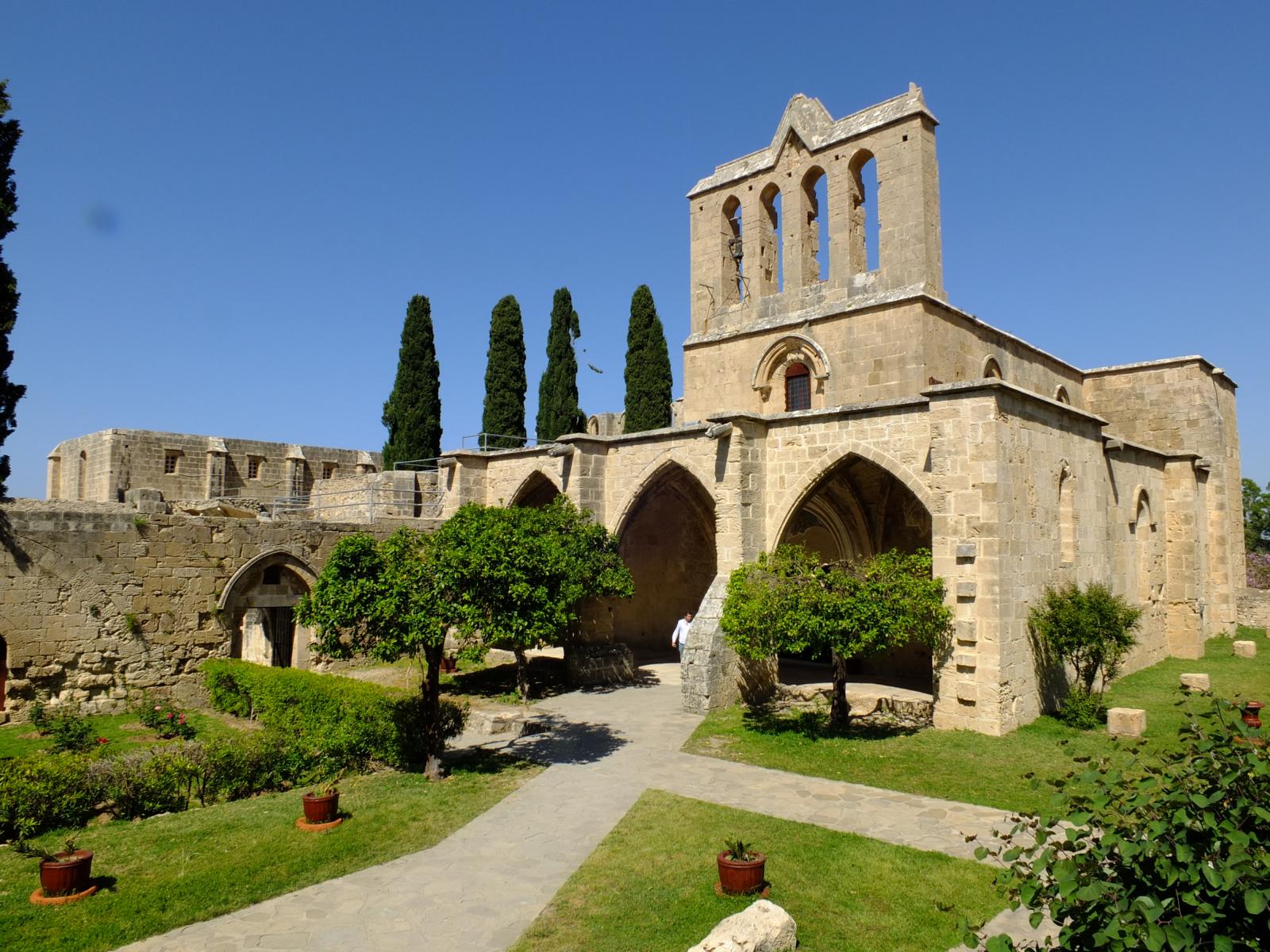Die Abtei Bellapais nahe Girne - Lupe Reisen