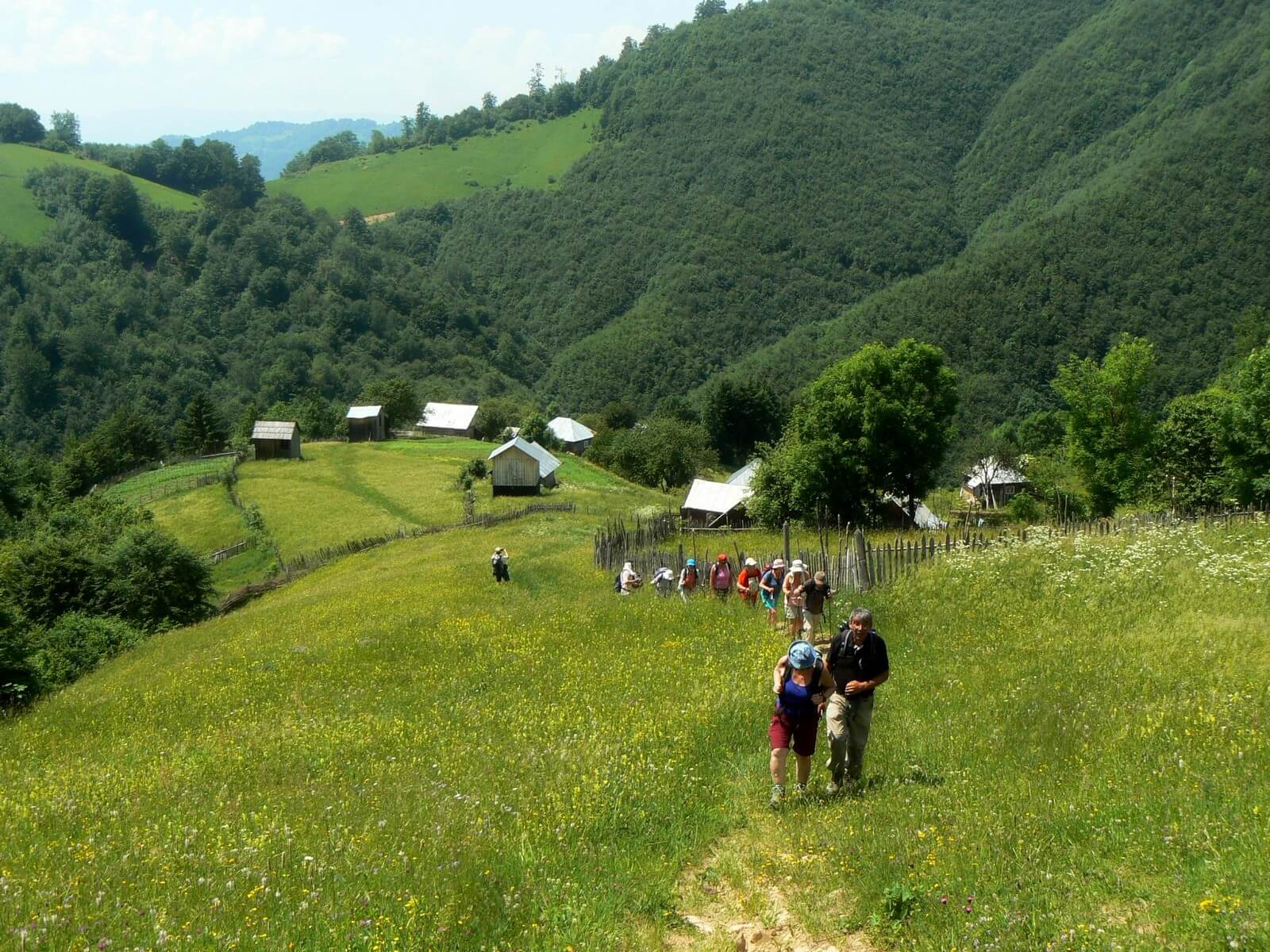 Foto Wanderung zum Dorf Obcina, ber das ein preisgekrnter Dokumentarfilm gedreht wurde - Lupe Reisen