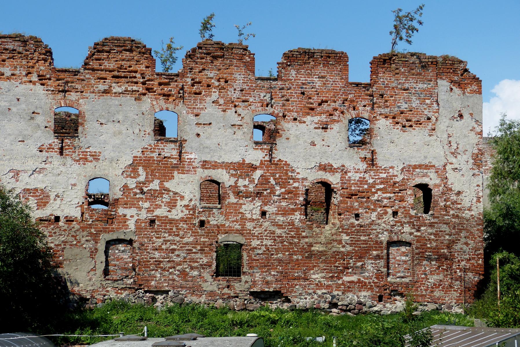 Die Ruine der Ordensburg Brandenburg ( Janne Neuman) - Lupe Reisen