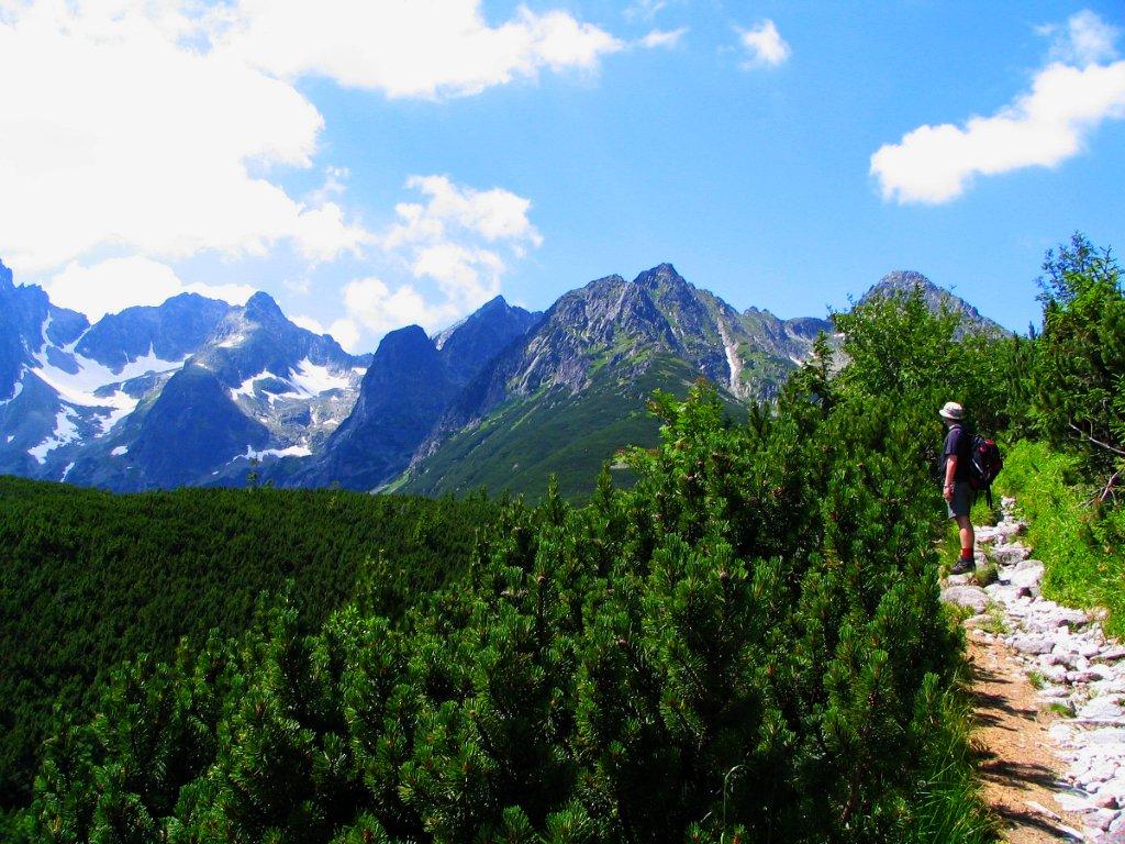 Fantastischer Blicke ber die Berggipfel der Hohen Tatra mit 2.500m Hhe - Lupe Reisen