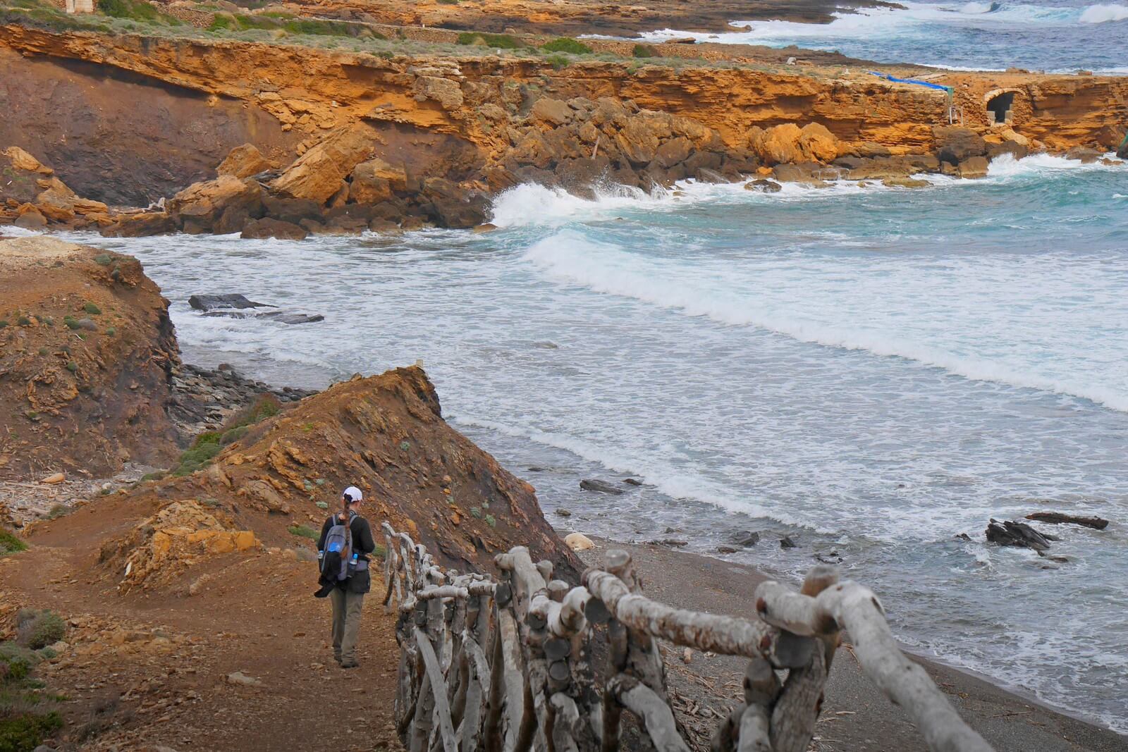 Foto: Wandern an der Felskste von Menorca - Lupe Reisen