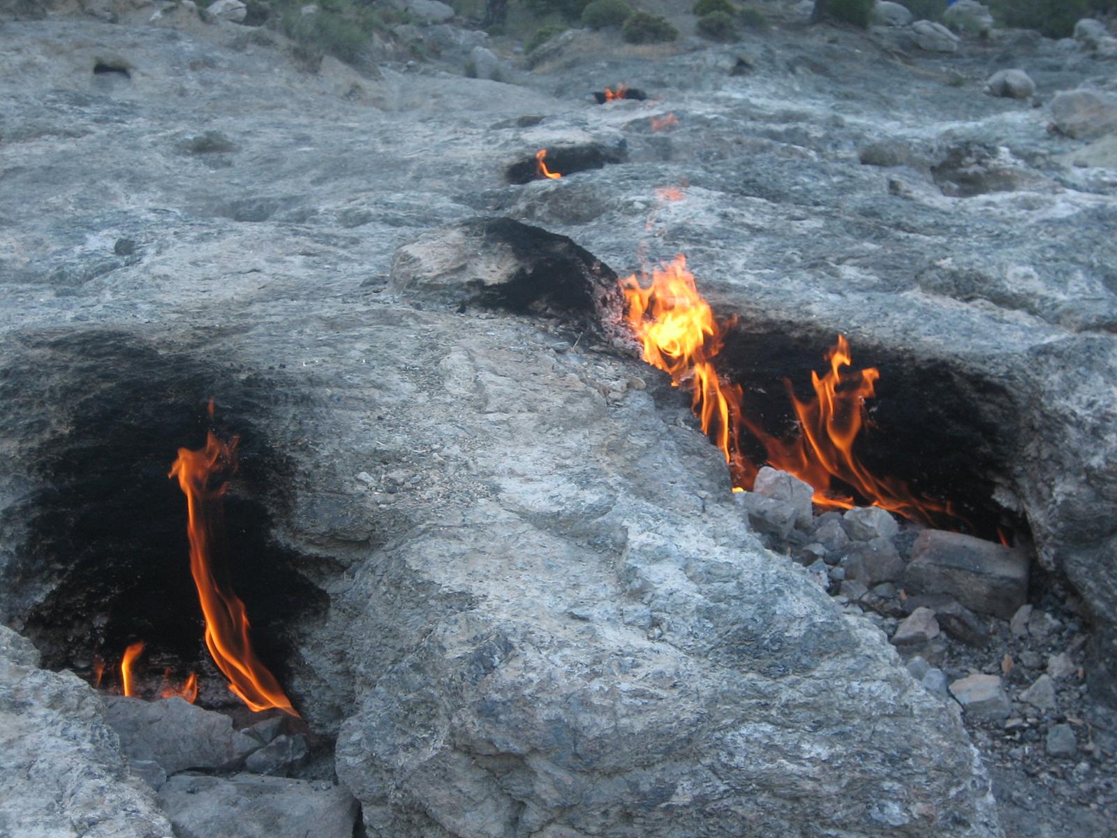 Viele Sagen ranken sich um das Feuer der Chimaera - Lupe Reisen