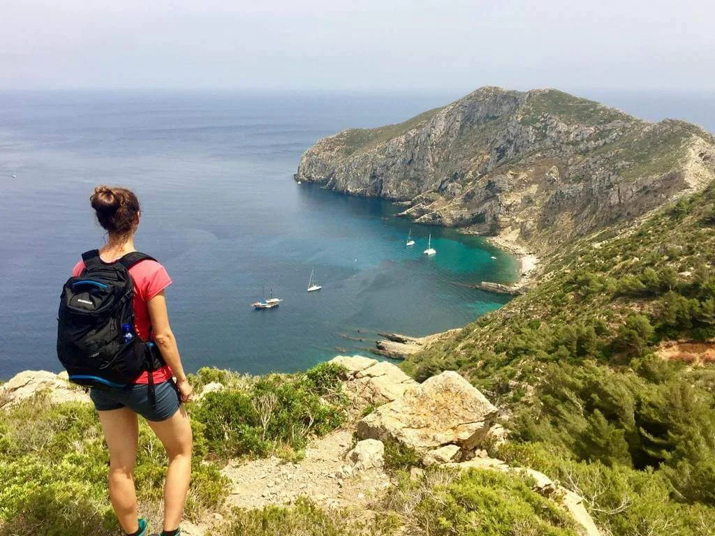 Italien-Sizilien-Aegadische-Inseln-Wanderreise-Gruppenreise-Reisevermittlungsangebot-Marettimo-Blick-auf-Punta-Bassano